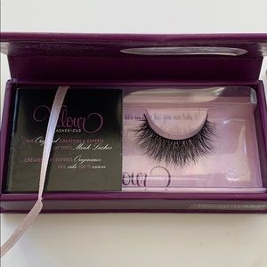 VELOUR LASHES Naughty Me